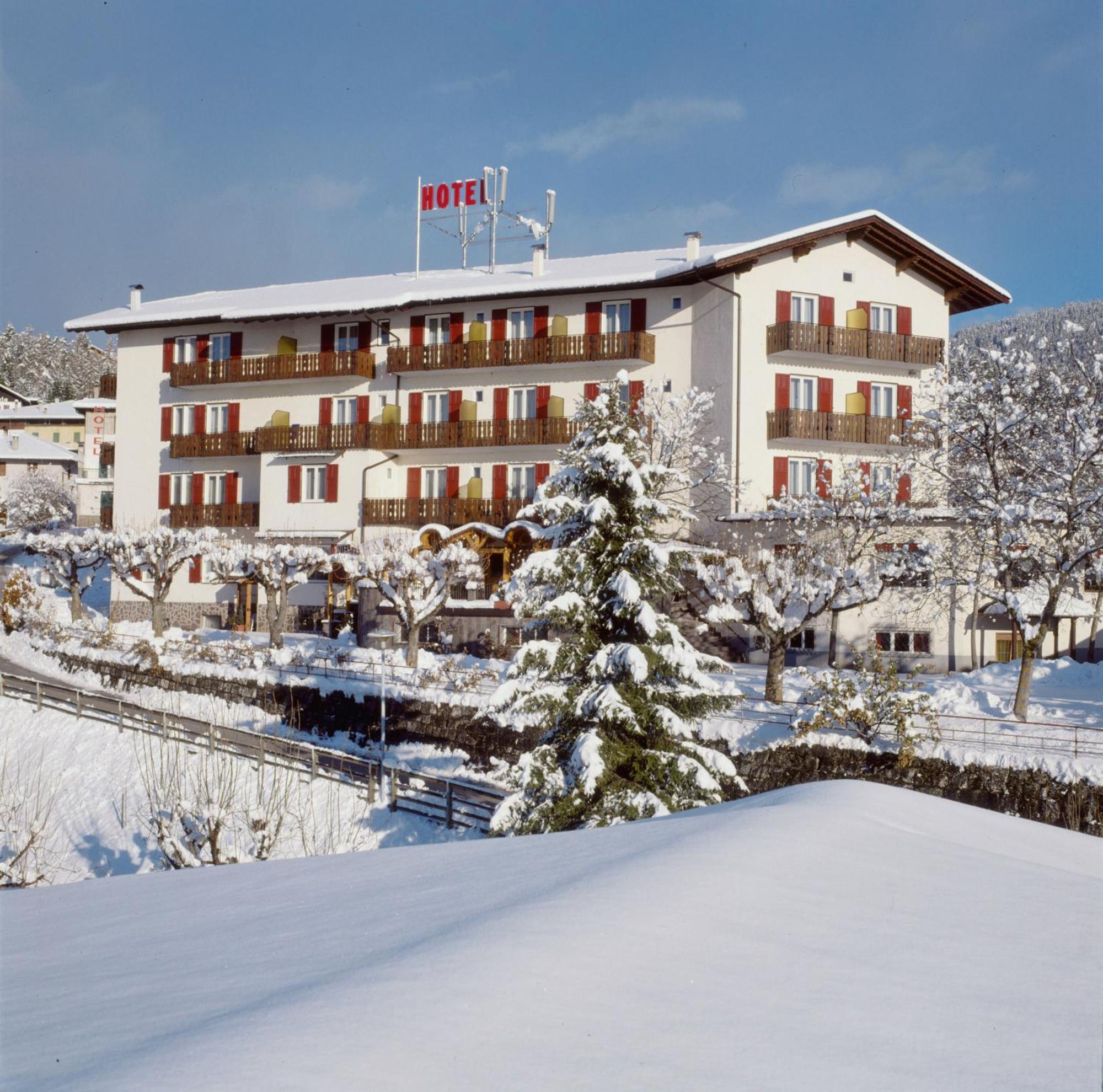 Hotel Panorama Wellness & Resort Malosco Extérieur photo